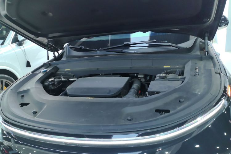 理想汽车 理想L9 2024款 Ultra机舱底盘24