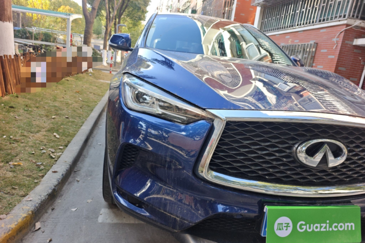 英菲尼迪QX50 2020款 2.0T 两驱时尚版车身外观8