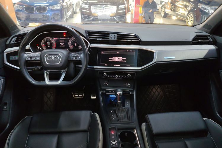 奥迪Q3 2024款 35 TFSI 时尚动感型中控内饰7002