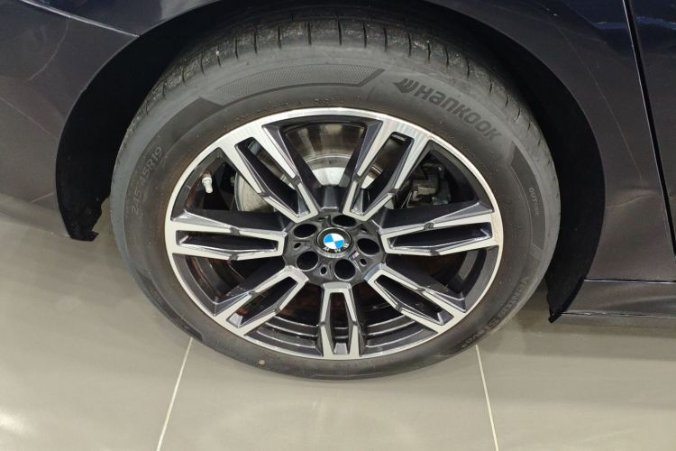 宝马5系 2024款 530Li 领先型 M运动套装车身外观6008