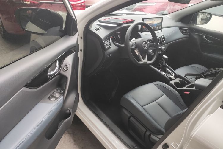 日产 逍客 2025款 荣誉 2.0L CVT XV真心版中控内饰7003