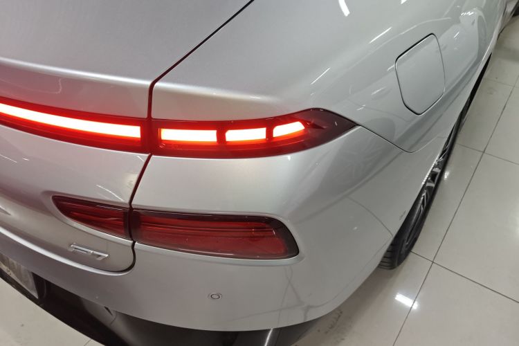 小鹏P7 2023款 P7i 702 Pro车身外观6006