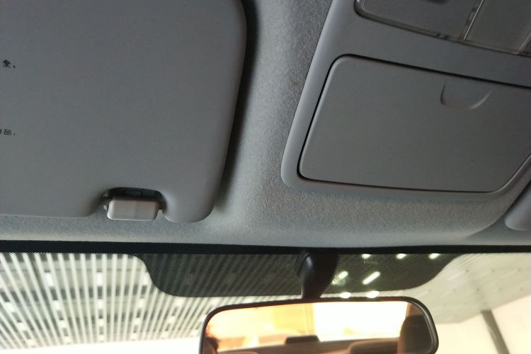 现代 悦动 2011款 1.6L 自动舒适型中控内饰22