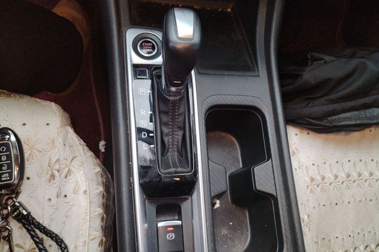 日产 轩逸 2022款 1.6L XL CVT悦享版中控内饰18