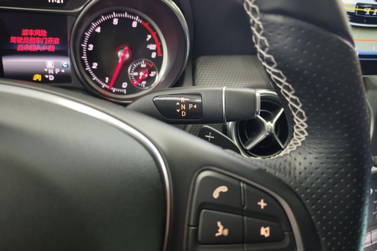 奔驰GLA 2018款 GLA 200 时尚型局部细节18