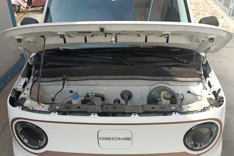 吉利银河 2024款 熊猫mini 200km 耐力熊机舱底盘24