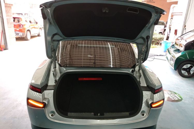 小鹏P7 2022款 480N+局部细节23