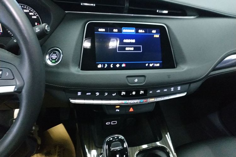 凯迪拉克XT4 2021款 28T 两驱技术型中控内饰16