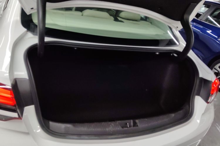 别克 君威 2020款 552T 精英型机舱底盘23