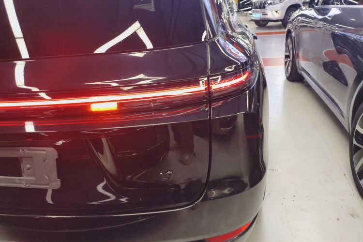 理想汽车 理想L9 2022款 Max车身外观9