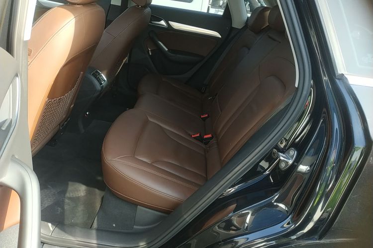 奥迪Q3 2017款 35 TFSI quattro 全时四驱风尚型中控内饰7004