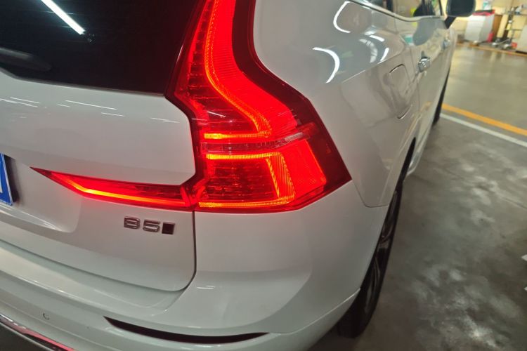 沃尔沃XC60 2024款 B5 四驱智逸豪华版车身外观9