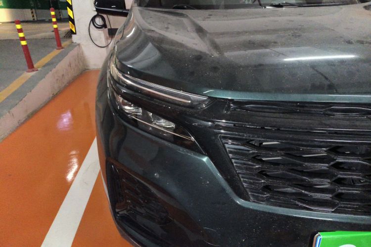 雪佛兰 探界者 2022款 轻混 550T RS 四驱智能捍界版车身外观8