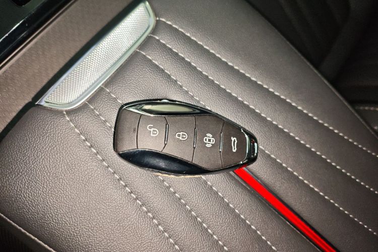 红旗H5 2025款 1.5T DCT旗韵版中控内饰7001