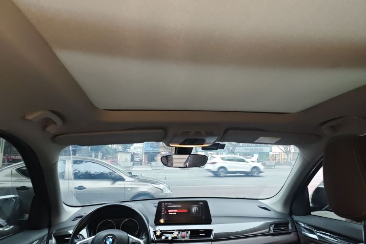 宝马X1 2020款 sDrive25Li 领先型中控内饰22