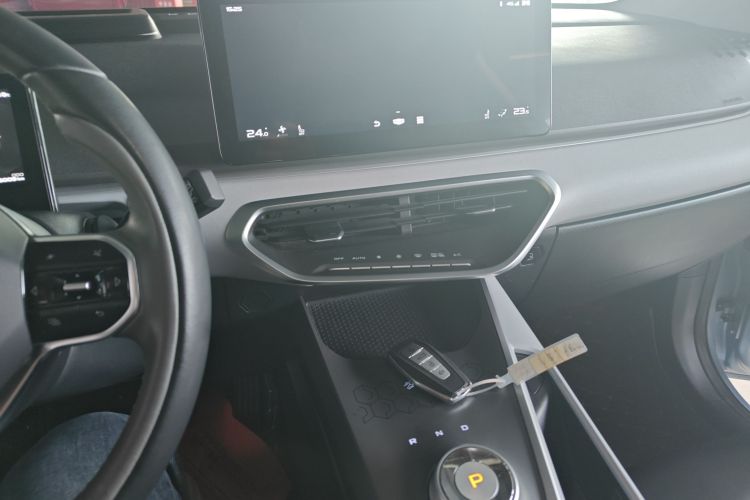 吉利几何C 2020款 优选续航版 400KM C+ Pro中控内饰16