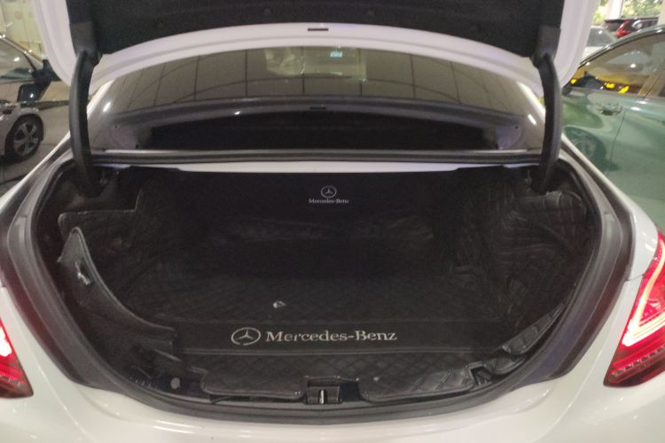 奔驰C级 2021款 C 260 L 运动版局部细节23