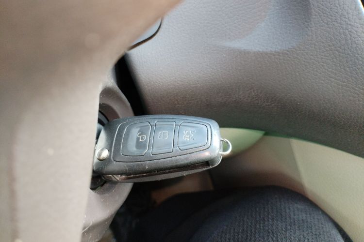 福特 福克斯 2012款 三厢 1.6L 自动舒适型中控内饰7001