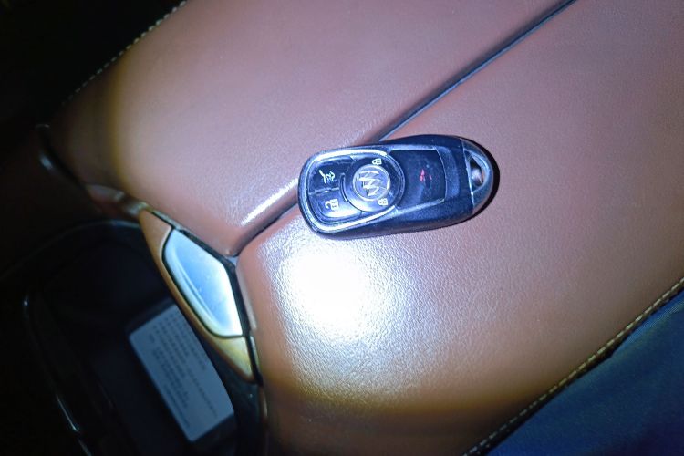 别克 昂科威 2018款 20T 两驱豪华型中控内饰11