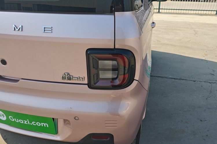 吉利银河 2023款 熊猫mini 200km 灵动熊车身外观6006