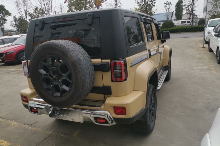 北京BJ40 2019款 2.3T 自动四驱环塔冠军版 国VI车身外观7