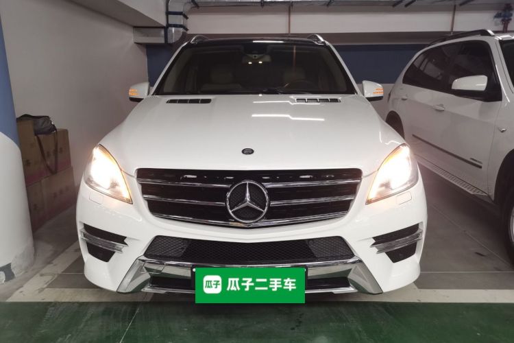 奔驰M级 2014款 ML 400 4MATIC动感型车身外观2