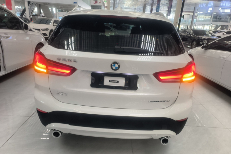 宝马X1 2022款 sDrive25Li 领先型车身外观6