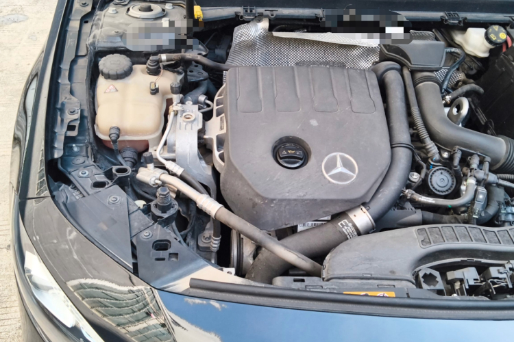 奔驰A级 2020款 A 200 L局部细节9006