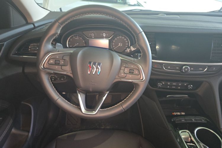 别克 君威 2024款 25T 超享版中控内饰13