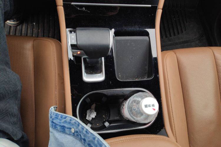 理想汽车 理想ONE 2020款 增程6座版局部细节18