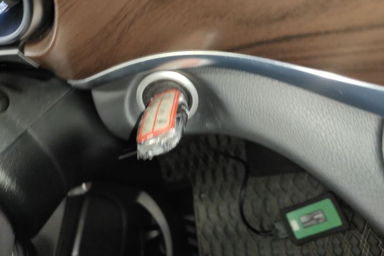 奔驰V级 2021款 V 260 领航版中控内饰11