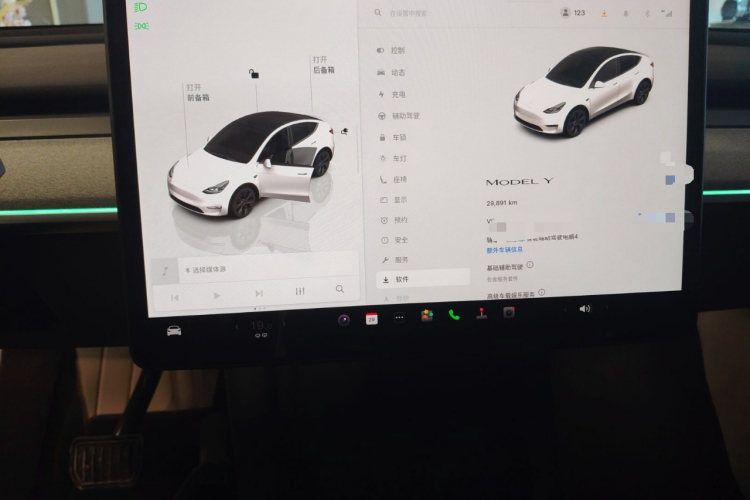 特斯拉 Model Y 2024款 后轮驱动版中控内饰14