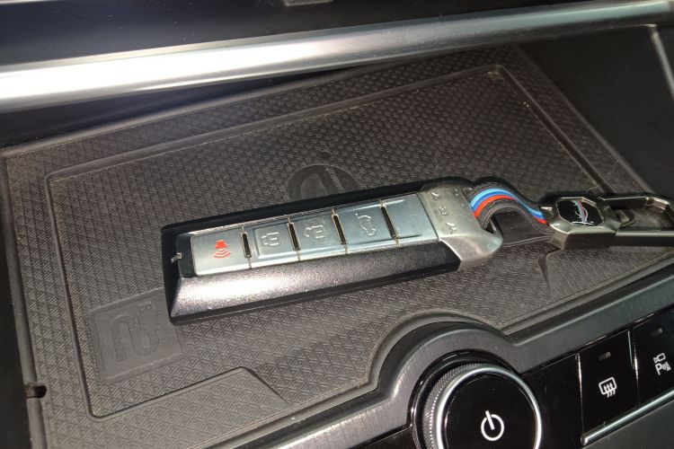 魏牌 玛奇朵DHT-PHEV 2021款 1.5L 大师版中控内饰7001