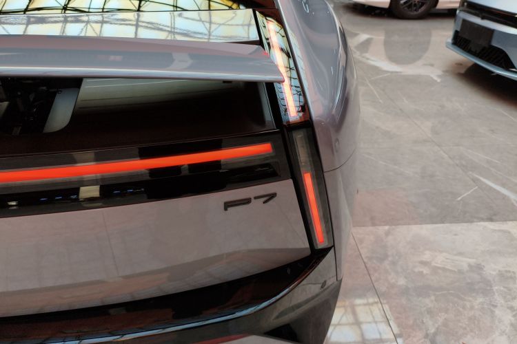 小鹏P7 2025款 702 长续航 Ultra车身外观9