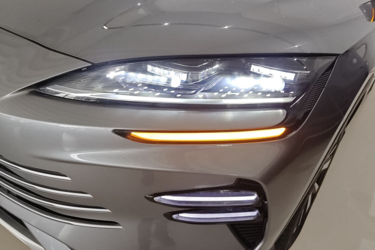 比亚迪 宋PLUS新能源 2023款 冠军版 DM-i 110KM 旗舰型局部细节36