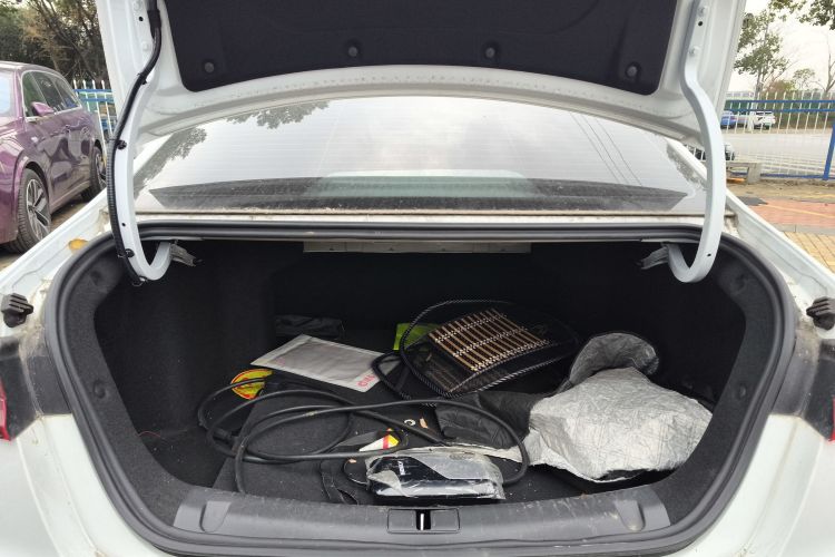 吉利几何G6 2022款 480 新享型机舱底盘23