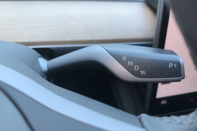 特斯拉 Model 3 2022款 后轮驱动版中控内饰18