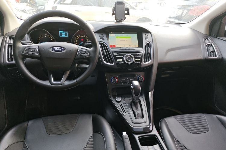 福特 福克斯 2017款 两厢 1.6L 自动风尚型智行版中控内饰12