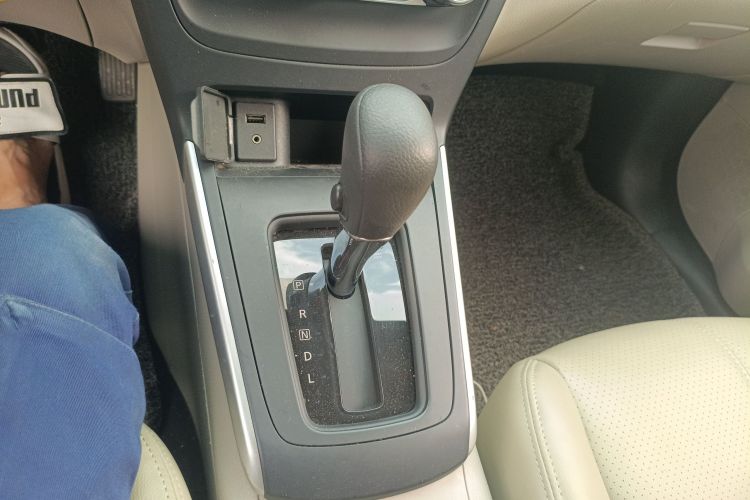 日产 轩逸 2019款 1.6XE CVT舒适版 国VI中控内饰18