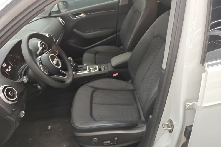 奥迪A3 2020款 Sportback 35 TFSI 时尚型 国VI中控内饰19