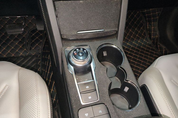 福特 锐际 2020款 EcoBoost 245 两驱耀享款局部细节18