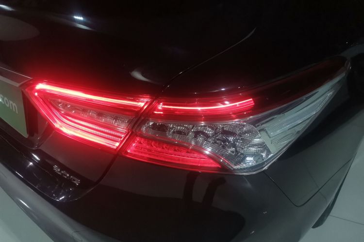 丰田 凯美瑞 2019款 改款 2.0G 豪华版车身外观9