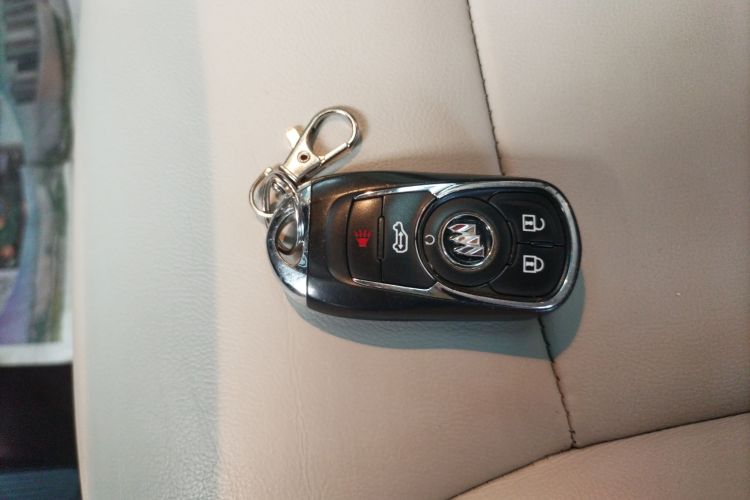 别克GL8 2020款 陆上公务舱 652T 豪华型中控内饰7001