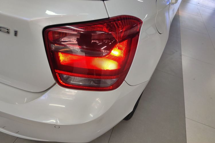 宝马1系(进口) 2013款 改款 116i 领先型车身外观6006