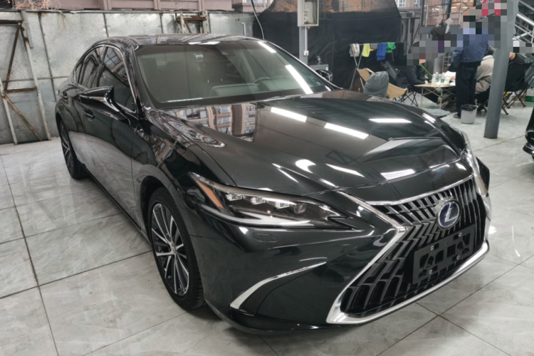 雷克萨斯ES 2021款 300h 臻享版车身外观3