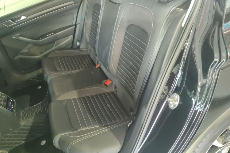 大众 迈腾 2020款 330TSI DSG 豪华型中控内饰21