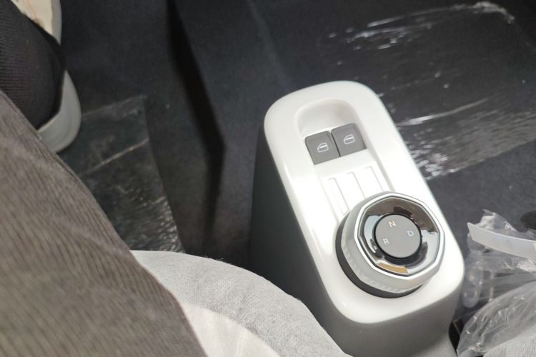 吉利银河 熊猫 2025款 210km 元气熊中控内饰18