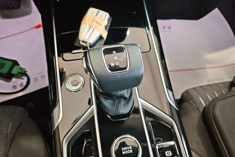 红旗HS5 2022款 2.0T 智联旗悦版中控内饰18