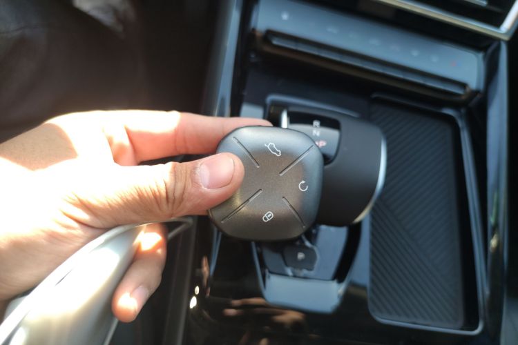 捷途大圣 2025款 1.5T DCT 豪华版中控内饰7001