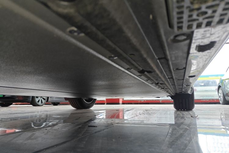 小米汽车 小米YU7 2025款 超长续航后驱版局部细节9002